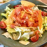 ラフ&タフ コーヒースタンド - マヨタコライス(サルサソースを掛けて)