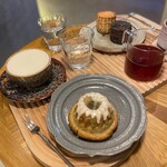 アンドテイ - 『日本茶ミルクティー』
      茶葉：有機玄米茶
      プラントミルク：オーツサイド
      甘さ：ふつう
      『アールグレイのレモンケイク』