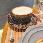 アンドテイ - 『日本茶ミルクティー』
      茶葉：有機玄米茶
      プラントミルク：オーツサイド
      甘さ：ふつう