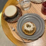 アンドテイ - 『日本茶ミルクティー』
      茶葉：有機玄米茶
      プラントミルク：オーツサイド
      甘さ：ふつう
      『アールグレイのレモンケイク』