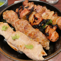 伊勢廣 京橋本店 - ４本丼1900円
