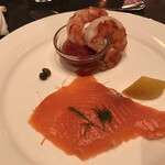 ロウリーズ・ザ・プライムリブ - スモークサーモン♦️シュリンプカクテル
