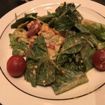 ロウリーズ・ザ・プライムリブ - スピニングボウルサラダ☘️