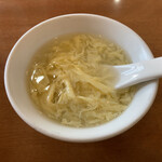 福来源 - 焼き餃子セットの焼きそばに付いてくるスープ