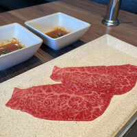 焼肉うしごろ 新宿三丁目店 - 厳選赤身 焼きしゃぶ