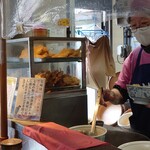 川村屋 - 解りやすい案内がいくつか掲げられています。