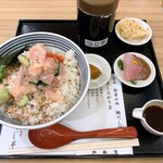 日本橋海鮮丼 つじ半 - 