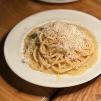 カルネジーオ イースト - チーズと胡椒のパスタ　これ美味しい○