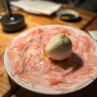 カルネジーオ イースト - ど定番の生ハムブラッティーナチーズ○