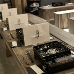 南信州 すずり焼肉 SUZURO - 店内はまるでバーベキュー場！