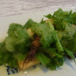 宇豆基野 - 湯葉の燻製・蛍イカ・ベビーリーフ・蛸・青りんごドレッシング