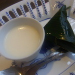 宇豆基野 - 杏仁と麩まんじゅう