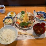 錦 - おまかせランチ1000円　桜葉の塩漬け春の香り、刺身にホタルイカも