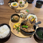 GROW 隠れ家キッチン - シェフのおすすめプレートランチ