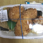 ほっともっと - 私は醤油派。まあ、タルタルソースもあったからええねんけど。塩分気にするなら外食は出来ないっすわ。