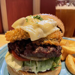 Louis Hamburger Restaurant - 【季節限定】
            『OYSTER CHEESE BURGER¥2,000』
            『生ソーセージ¥900』
            『マーシーIPA¥800』