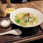 新荘園 - 鶏そばランチ