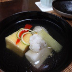 しのはら - 煮物椀。玉子豆腐、赤万願寺とズッキーニ、淡路島のハモ、貝柱のしんじょう