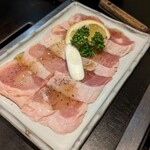 もんじゃ風月 - 肉焼いて鉄板と俺の心を整える