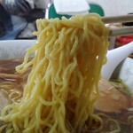 食堂 多万里 - 麺リフト