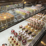 シュークリー - 店内冷蔵ケース