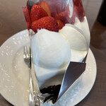 ハーブス - ストロベリーチョコレートケーキ