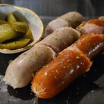 ザ コント - おつまみ
①ウインナー2種類(税込750円)
ボイルしたものを一口サイズにカット
生ビールとウインナーは絶対に合いますね