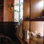 モンステラ - 窓際の雰囲気