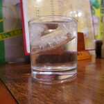 焼酎ロック(価格不明だけどなみなみ盛り♪)