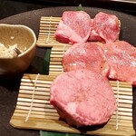 西麻布 焼肉 X - 