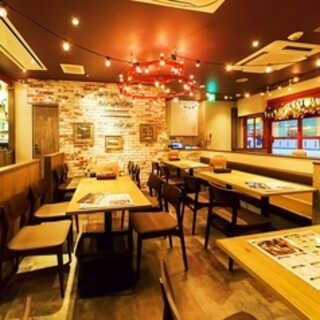 1F
開放感のある店内