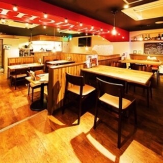 2F
落ち着いた空間と照明の演出