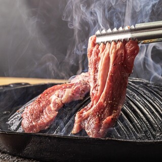 ノン冷凍でクオリティの高い肉汁屋の“生ラム”は必食◎