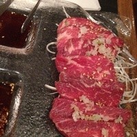 南新宿 和牛焼肉 慶 - 馬刺し