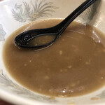 ラーメン二郎 - 脂マシマシなので食べ終える時はド乳化スープに。