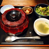 焼肉GROW - 厳選和牛のユッケ丼③