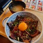 釣宿酒場マヅメ  - 鰹の甘辛ユッケ丼