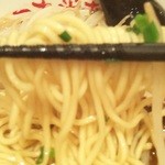 徳福 - 玉子そば　麺アップ