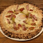 itariankafeandodaininguitarinomori - ベーコンと半熟卵のピッツァ