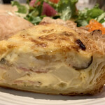 コーヒーとおやつの店 アンドモア - 厚みも半端ないですね(o･∇︎･o)