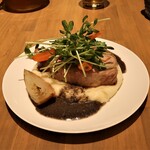 Aux Delices de Dodine - 厚切り豚背肉のロースト　タプナードソース