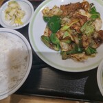 Jirozu Teburu - 回鍋肉定食