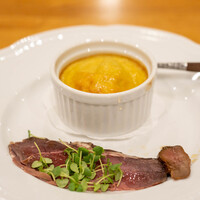 La Stalla - 2023.3 菊芋のスフォルマティーノ（スフレ）北海道産蝦夷鹿シンタマ生ハム 北海道占冠ニニウファーム産サフォーク仔羊タンハム 北海道産イタドリ蜂蜜 バジルスプラウト