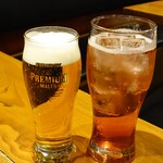 Karaage Shokudou Goichi - 生ビール(小)、山梨産巨峰酒ソーダ割り