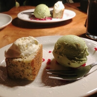 カルネジーオ イースト - 