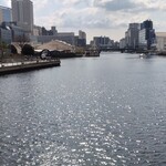 ラーメン二郎 - 今日はぼんやり曇ってるけど暑い