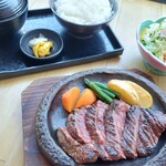 肉料理 さかもと - 期間限定！平日の夜しか食べられないハラミステーキ定食！(祝日は除く)