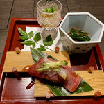 松阪牛鉄板焼肉 かつら - 小鉢、肉寿司