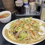 中国手打拉麺 馬賊 - 焼きそば &スープで全員集合❗️