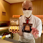 Yakitori Shinoda - 料理長の篠田さんと⑭お土産　玉子サンド